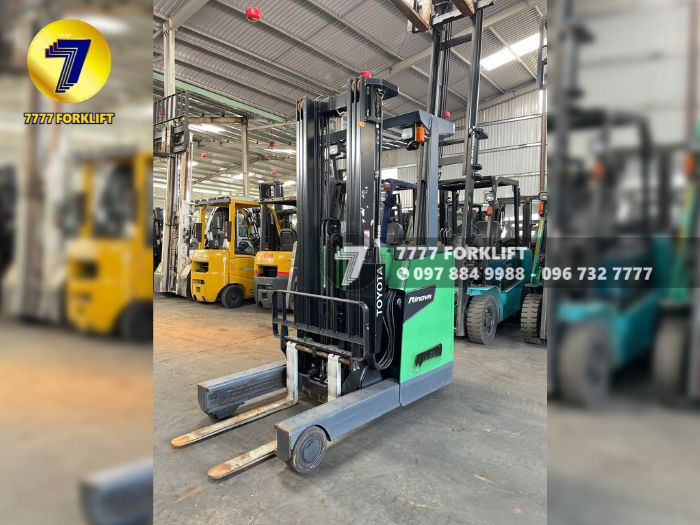 Toyota Electric Reach Forklift 8FBR18