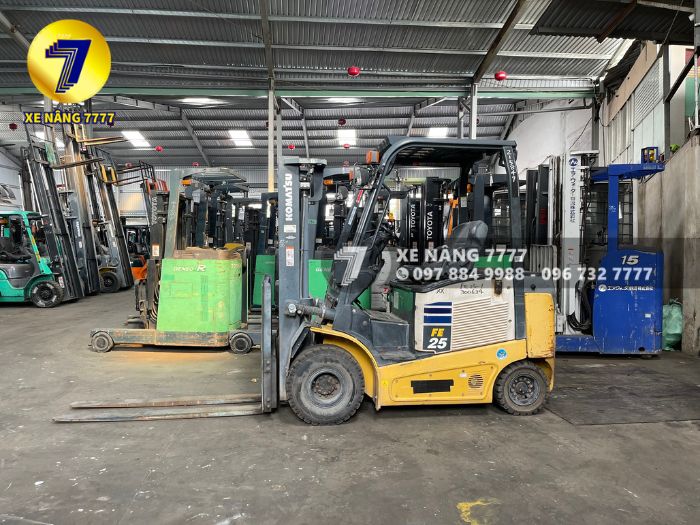 Komatsu Electric Forklift FE25-1